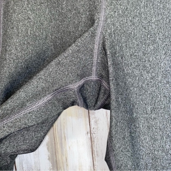 Under Armor Grey Crop Leg Pants - Picture 4 of 5